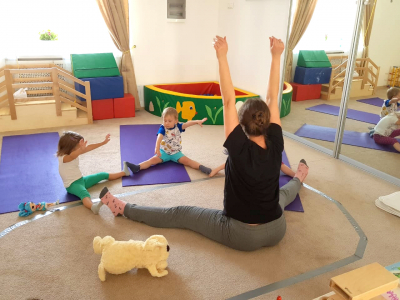 А у нас теперь есть детская йога - веселый и полезный курс занятий для наших воспитанников!